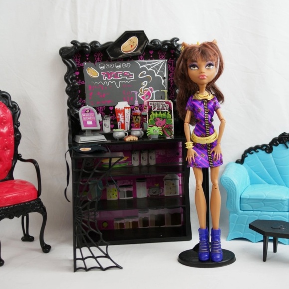 Monster High The Coffin Bean Cafe Playset, a coffee shop-themed Brand NEW! - Picture 5 of 10